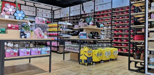 義烏小商品店創(chuàng)業(yè)指南 百貨賽道的機會與經(jīng)營全解析